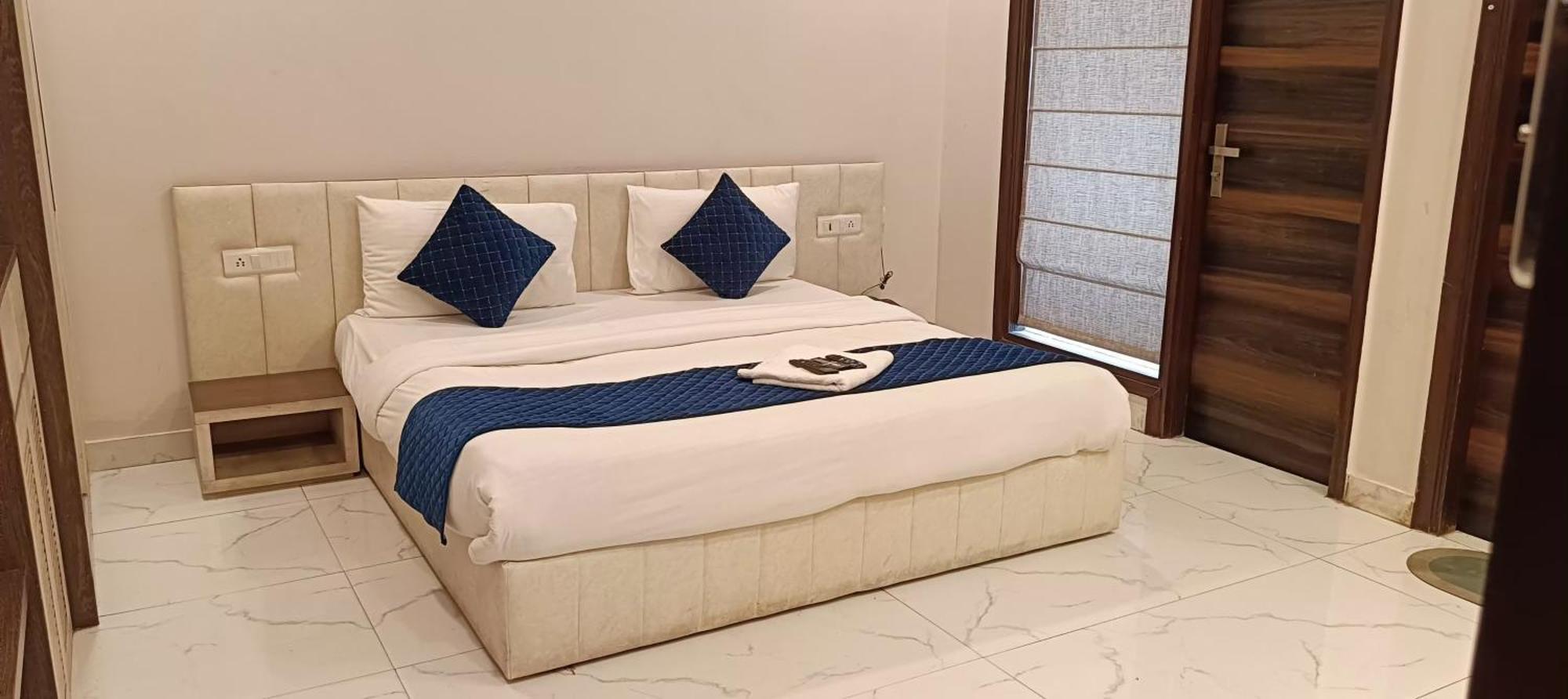 Limewood Stay - Fortis Hospital Ґурґаон Екстер'єр фото