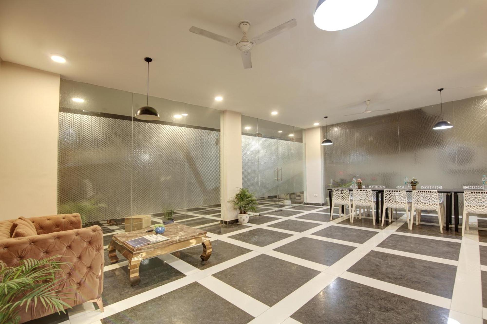 Limewood Stay - Fortis Hospital Ґурґаон Екстер'єр фото