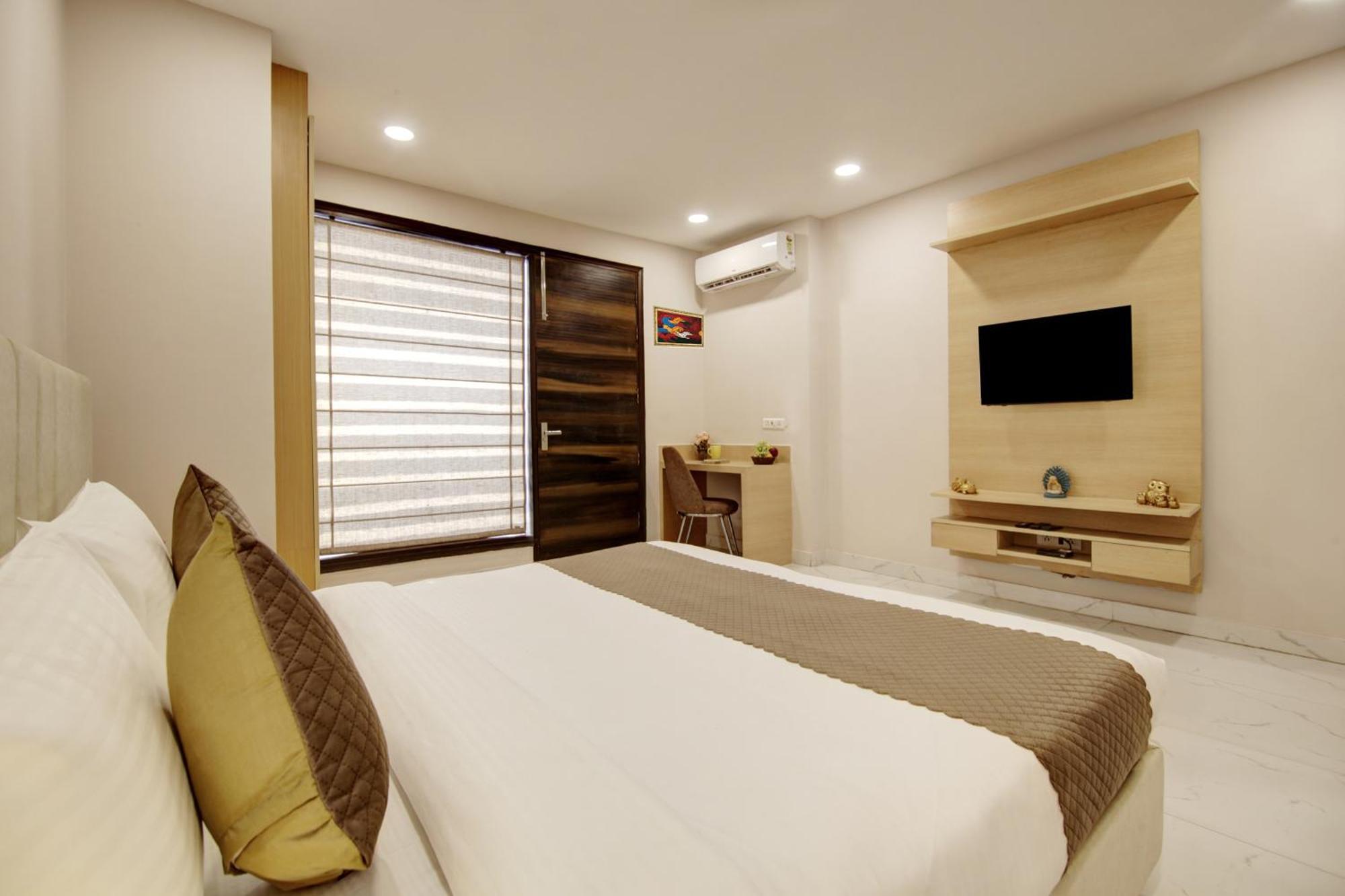 Limewood Stay - Fortis Hospital Ґурґаон Екстер'єр фото