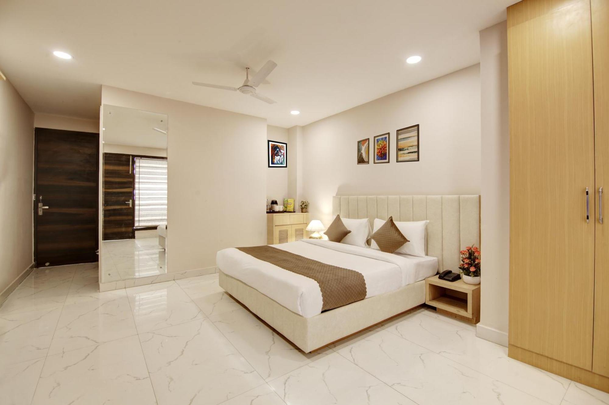 Limewood Stay - Fortis Hospital Ґурґаон Екстер'єр фото