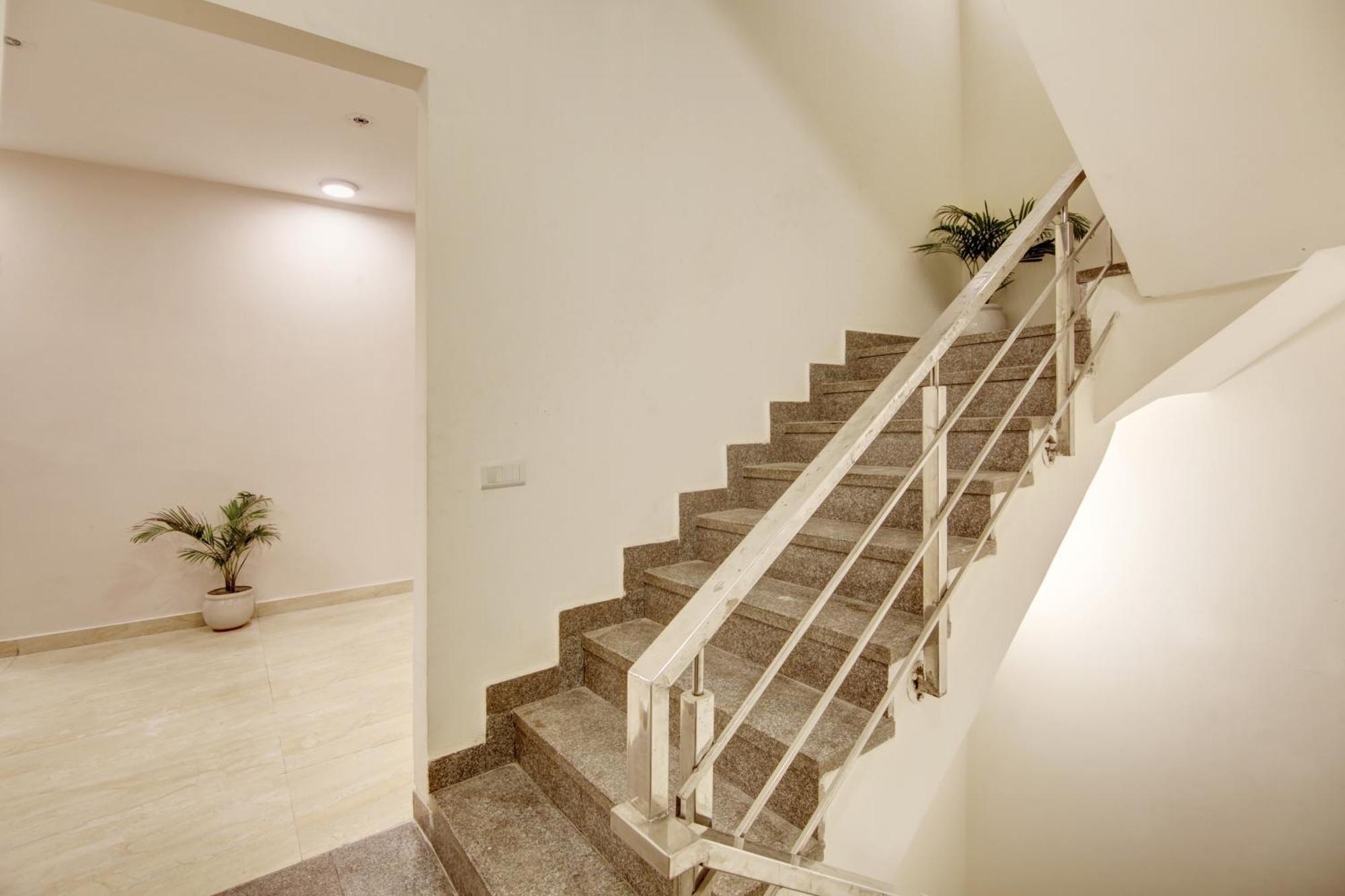 Limewood Stay - Fortis Hospital Ґурґаон Екстер'єр фото