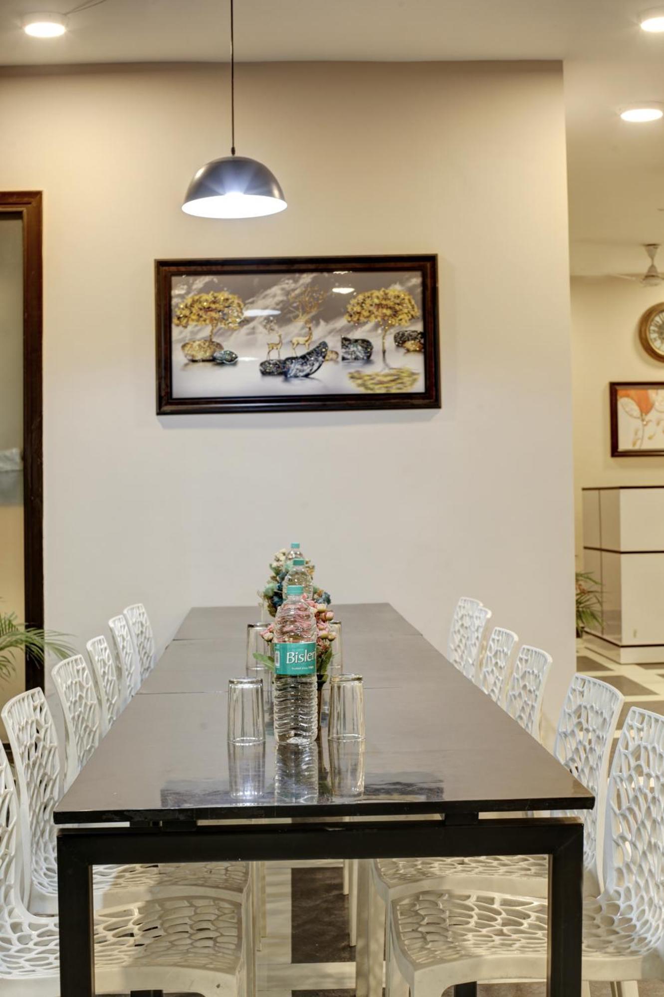 Limewood Stay - Fortis Hospital Ґурґаон Екстер'єр фото