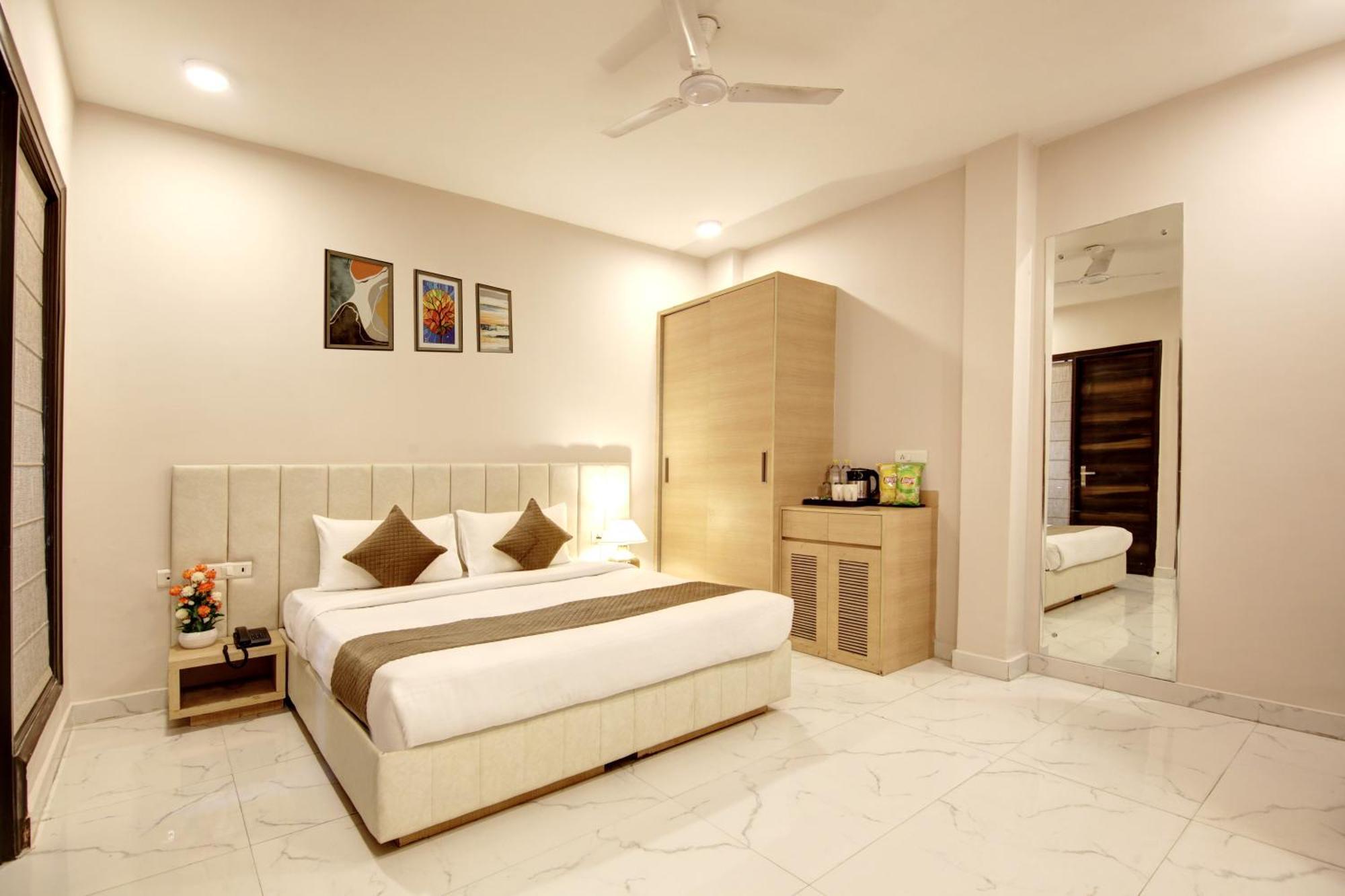 Limewood Stay - Fortis Hospital Ґурґаон Екстер'єр фото
