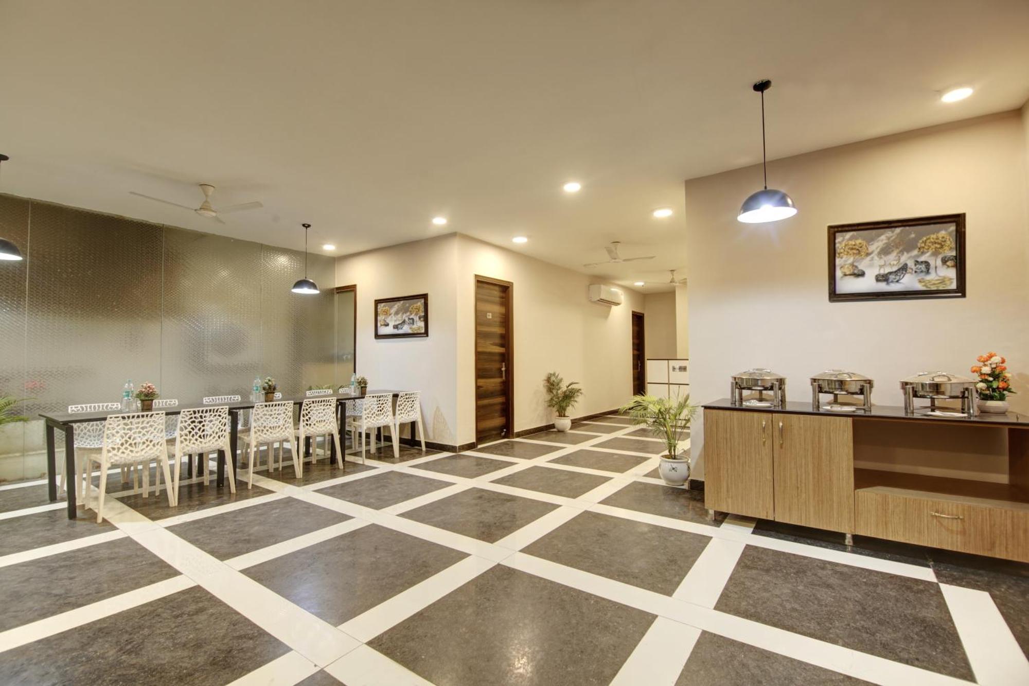 Limewood Stay - Fortis Hospital Ґурґаон Екстер'єр фото