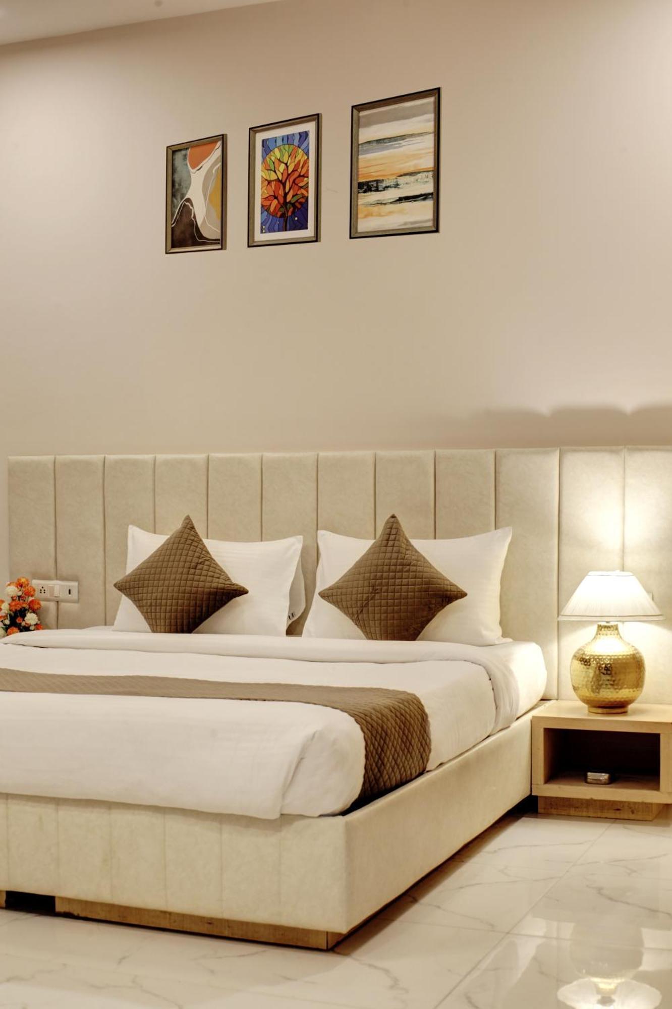 Limewood Stay - Fortis Hospital Ґурґаон Екстер'єр фото