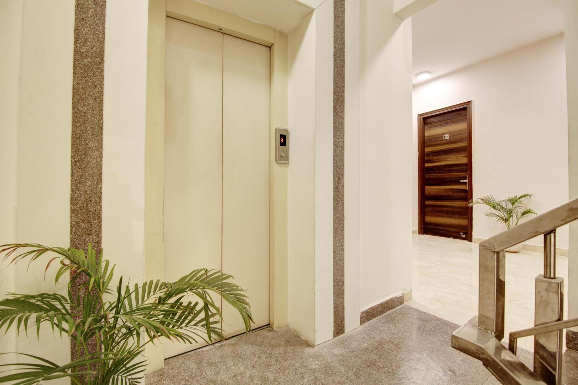 Limewood Stay - Fortis Hospital Ґурґаон Екстер'єр фото