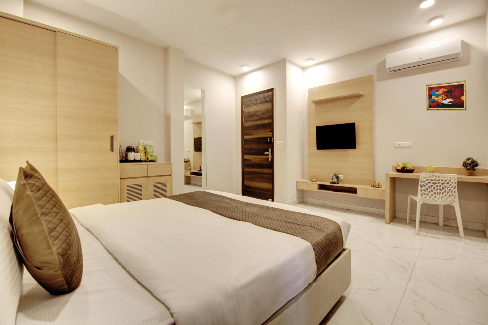Limewood Stay - Fortis Hospital Ґурґаон Екстер'єр фото