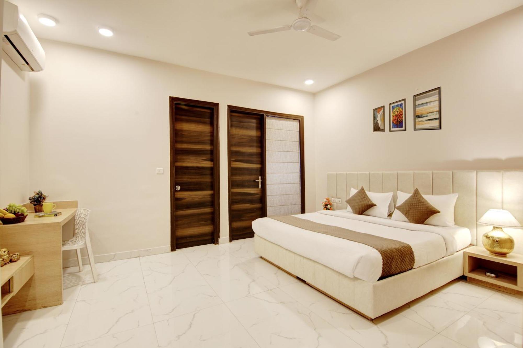 Limewood Stay - Fortis Hospital Ґурґаон Екстер'єр фото
